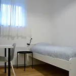 Tesla House Hostel *