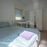 ホステル Tesla House