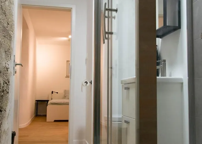 Tesla House Hostel *