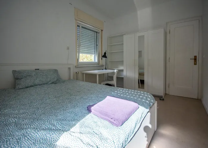 ホステル Tesla House