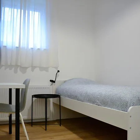 Tesla House Hostel *